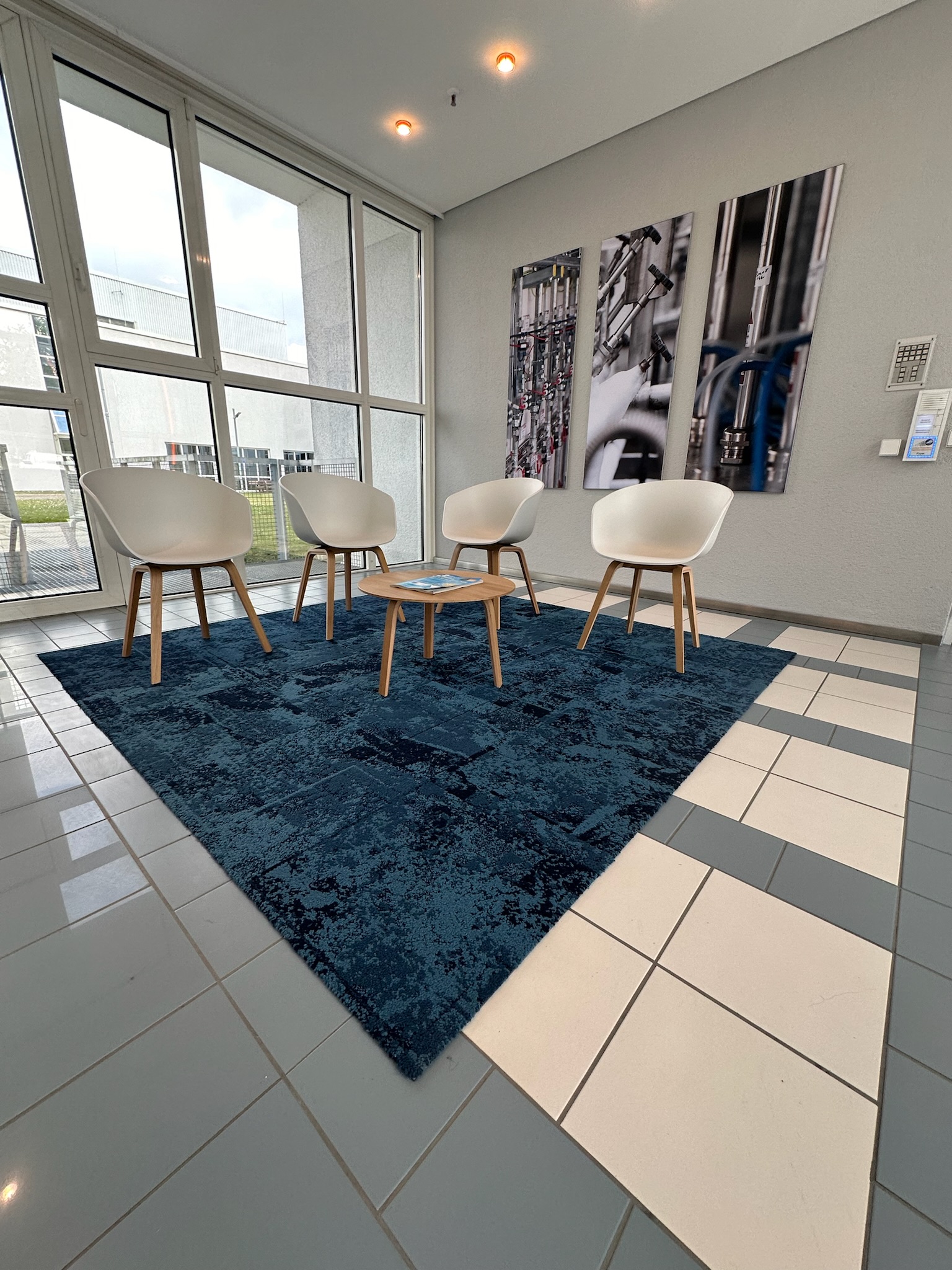 Wartebereich Mercedes Bus Mannheim